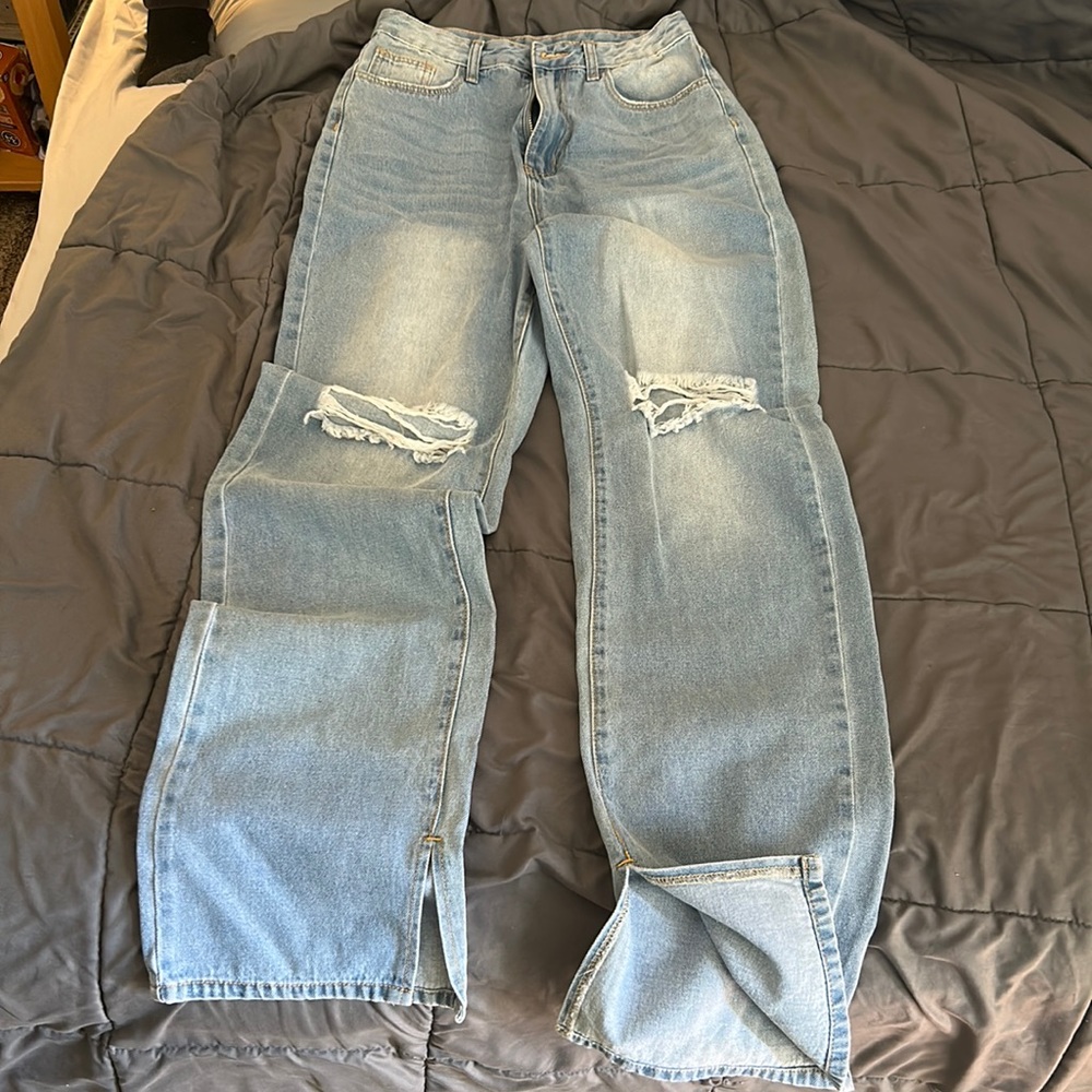 WORN ONCE, RIPPED LIGHT BOYFRIEND JEANS